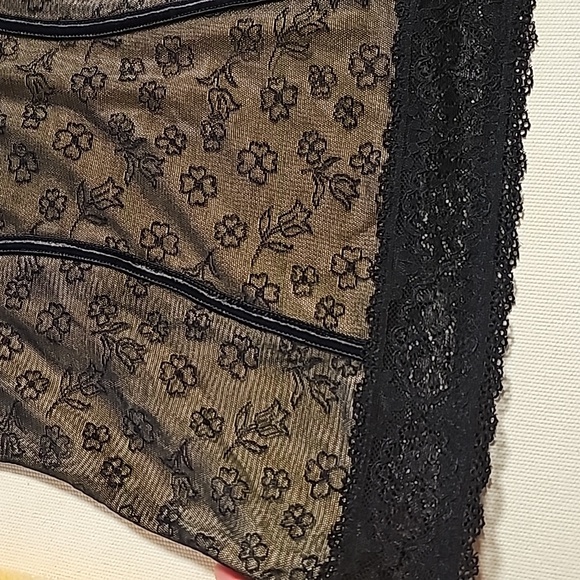 Lace top shapewear - Picture 2 of 10